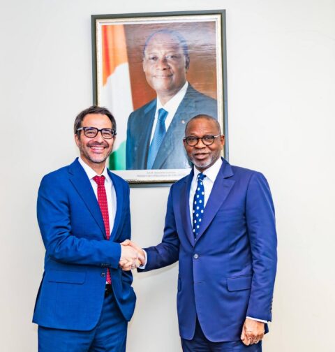Réunion entre le ministre ivoirien de l’Emploi, Adama Kamara, et l’ambassadeur de Suisse en Côte d’Ivoire, Dominique Favre, portant sur la coopération en matière de formation professionnelle et la participation de la Côte d’Ivoire à la Conférence internationale du Travail à Genève.